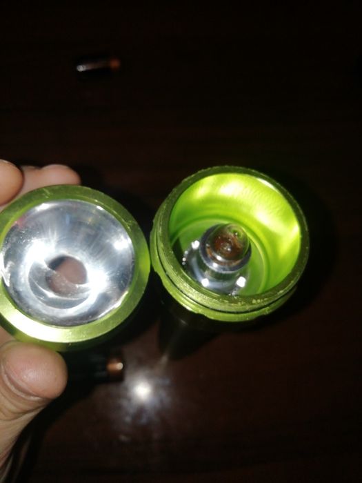 Фонарик продайу с батарейами