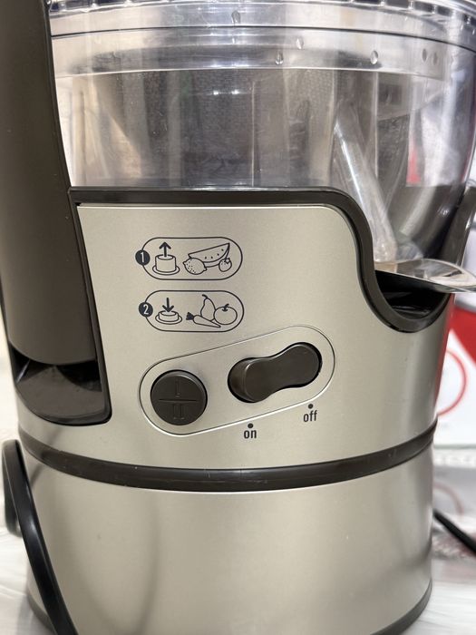 Соковыжималка в отличном состояний