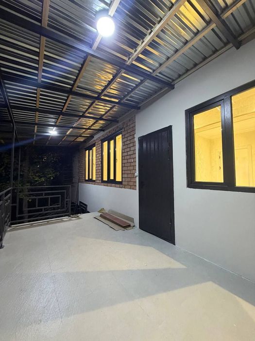 СВОЯ.Срочно продаю.Юнусабад-3 5-больница 4/1/4 Новая.Ипотека