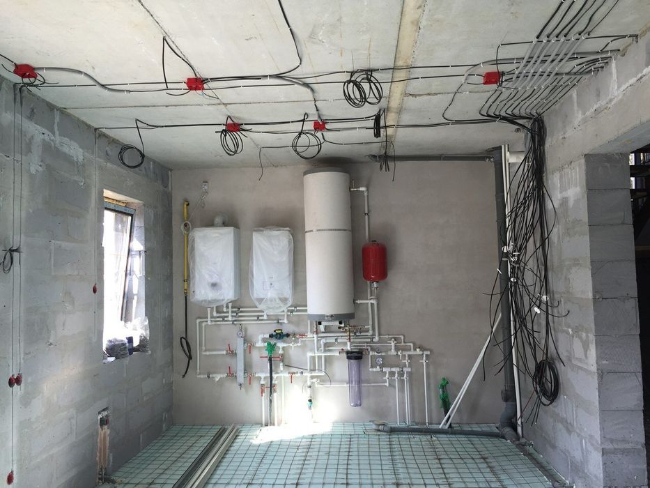 Молодой электрик