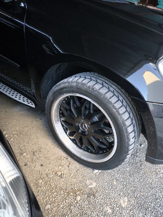 Летни гуми с джанти 22 черни с никелиран борд