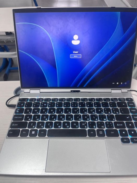 ноутбук почти новый 5 месяцов использ