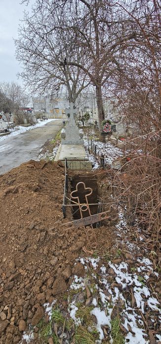 Vand loc de veci cimitirul Pantelimon 2