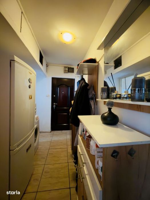 Apartament 3 camere, semidecomandat, 53mp utili, zona Girocului