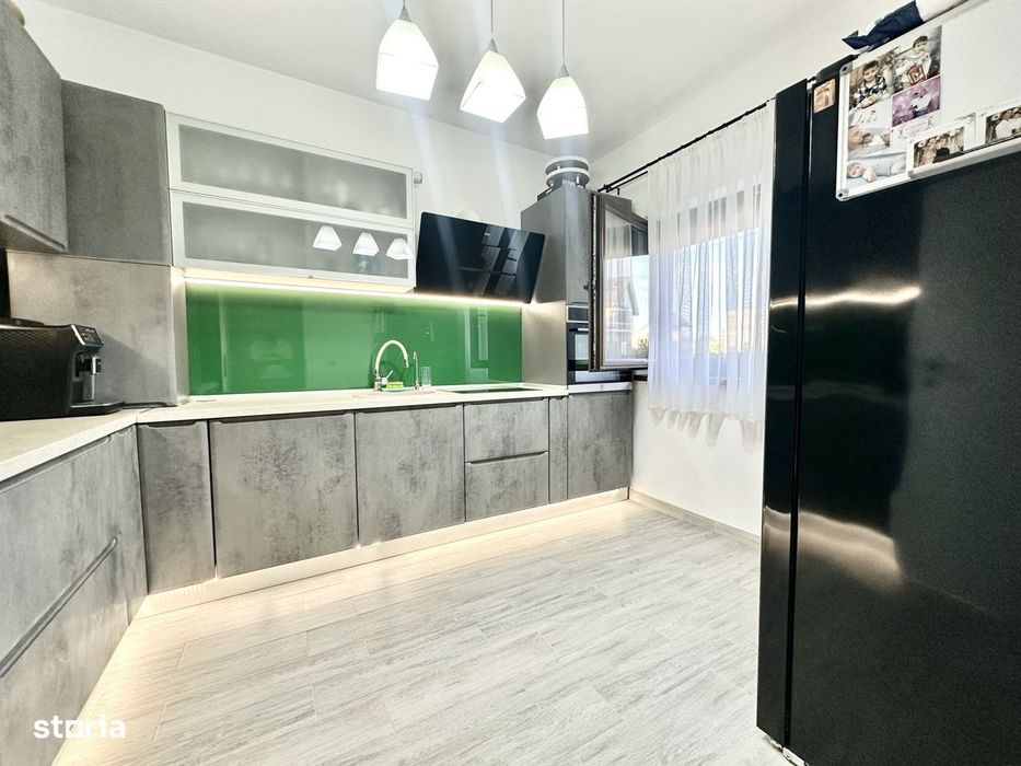 Duplex spatios cu 4 camere | Zid dublu | Panouri fotovoltaice - Mosnit