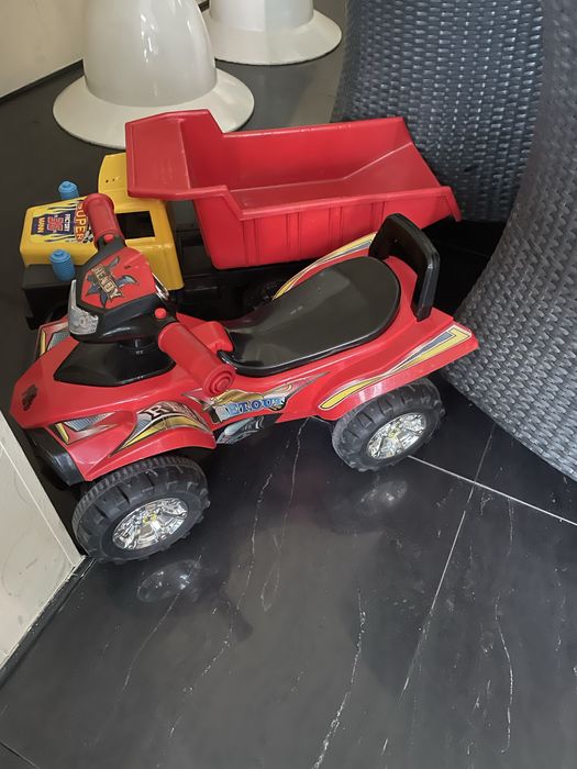 Детско бъги и камионче