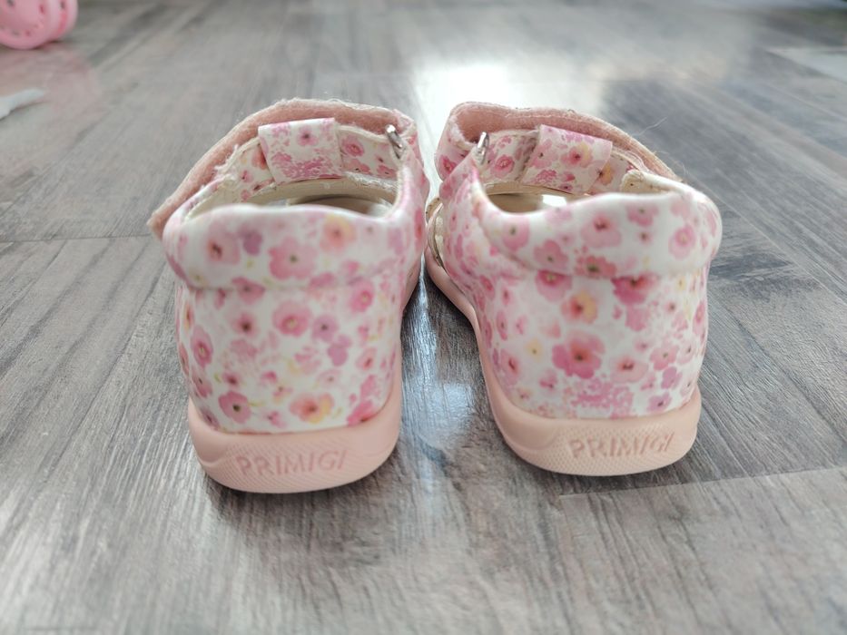 Сандали Primigi №18 

*Дължина на стелката: 10.7 см
*Стелка от естеств