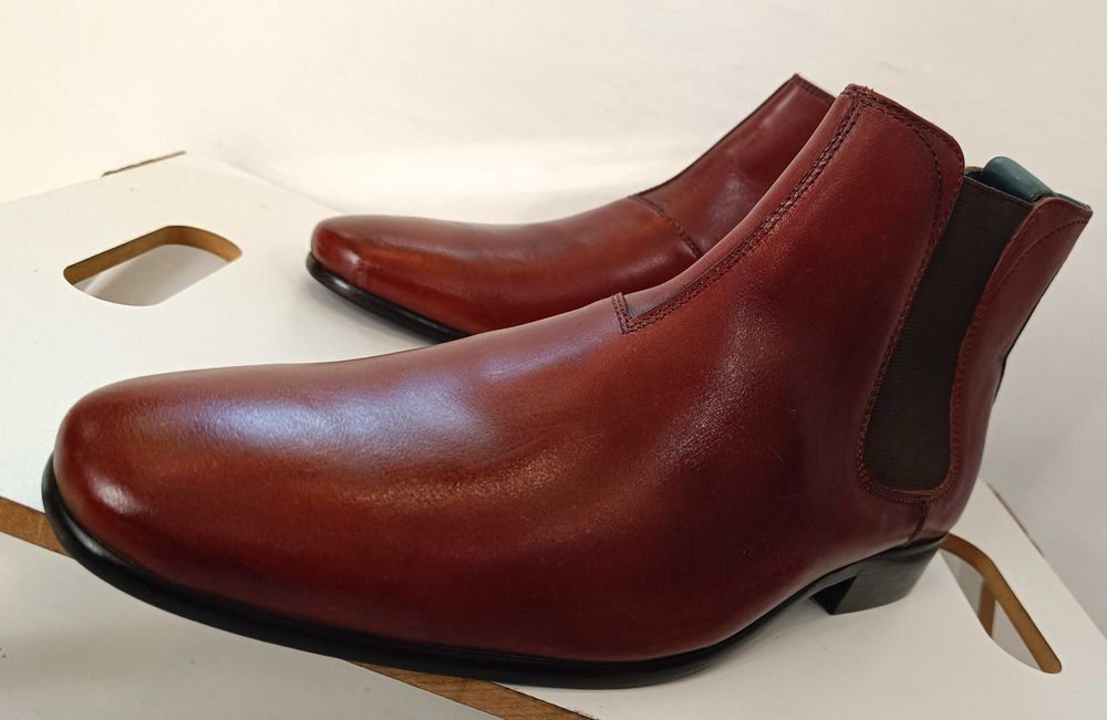 Ghete chelsea 41.5 42  plain toe Ted Baker London NOI piele naturala