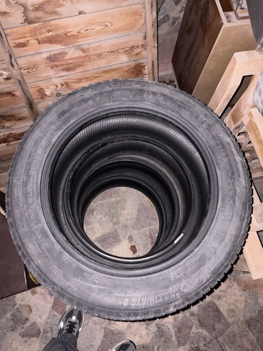 Продается резина всесезонка lassa r17