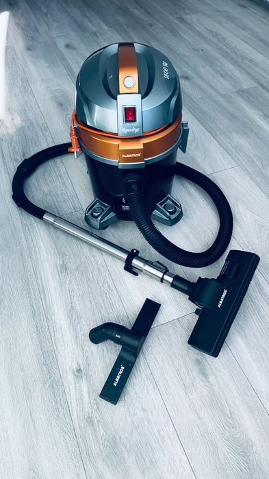 Vând aspirator  în stare bună de funcționare!