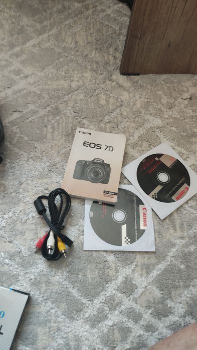 Canon 7 D yangi kata abektivi bilan 1800 dona rasm olingan