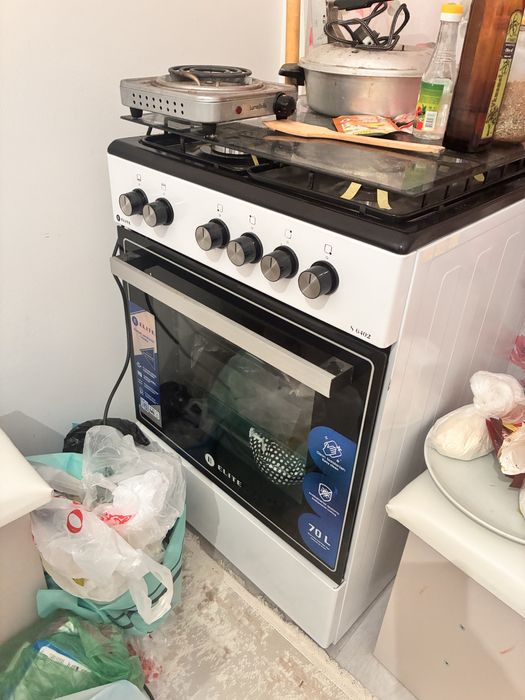 Продам газ плиту новая !