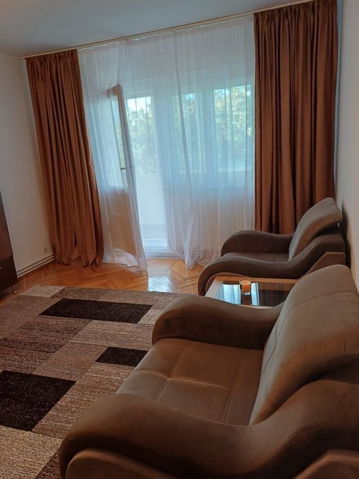 Proprietar, inchiriez apartament 3 camere, Timisoara, zona Lipovei cu boxa si garaj.
