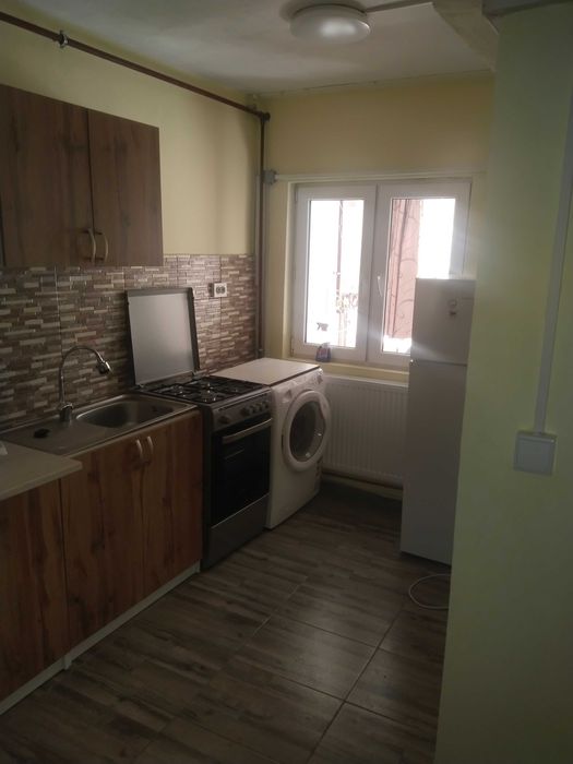 Garoniera decomandata, etaj 2