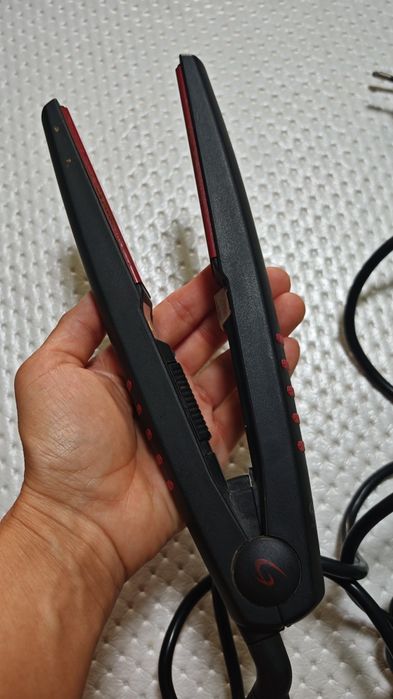 Утюжок для выпрямления волос