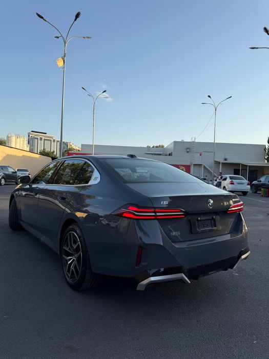 BMW I5  35L M Sport 2024 yil ful dop optsiya