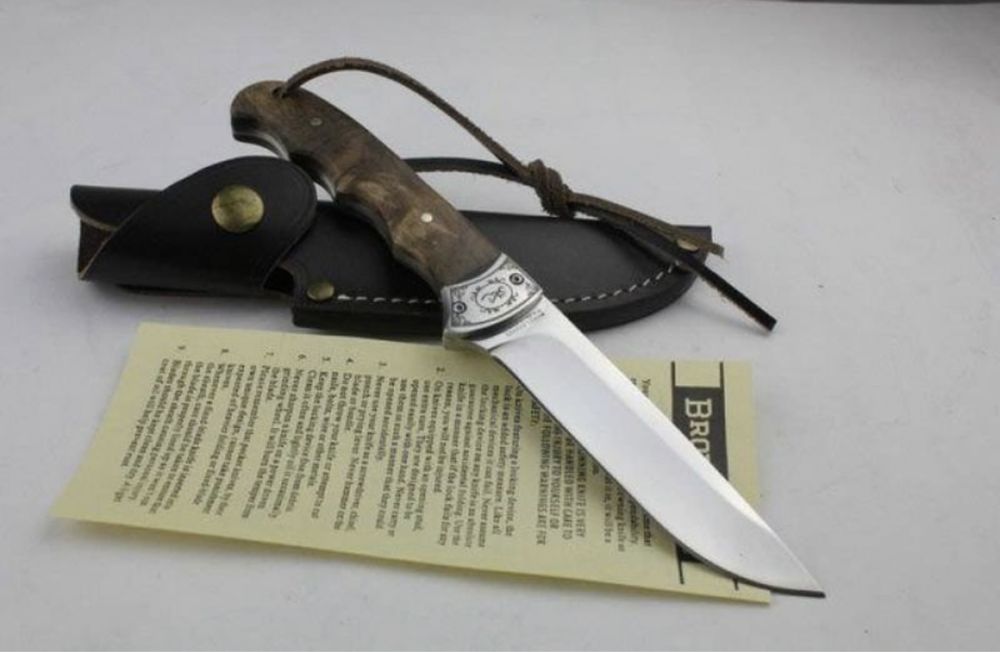 Ловен нож BROWNING с кожена кания дървена дръжка 22см