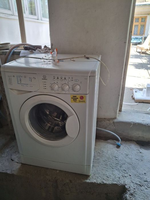 Кирмошина индезит сотилади