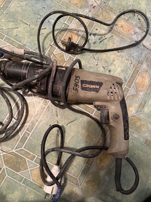 Продам перфоратор CROWN