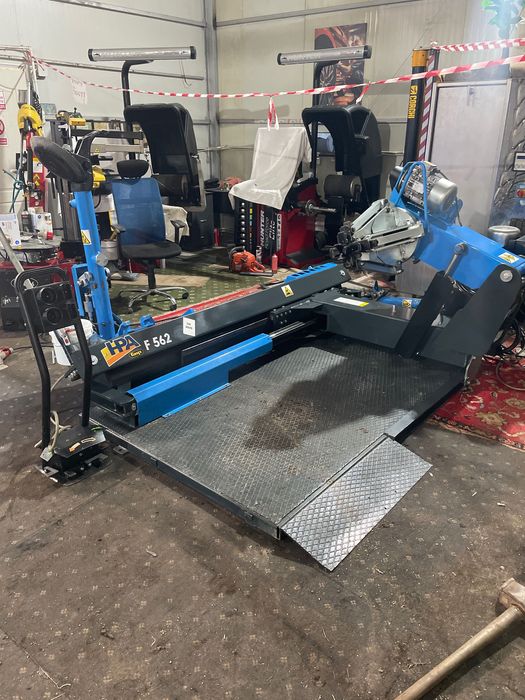 Vand aparat dejantat camioane cel mai mare de pe piata