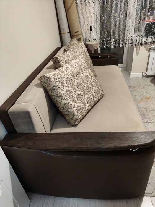 БЕСПЛАТНО. Диван в отличном состоянии