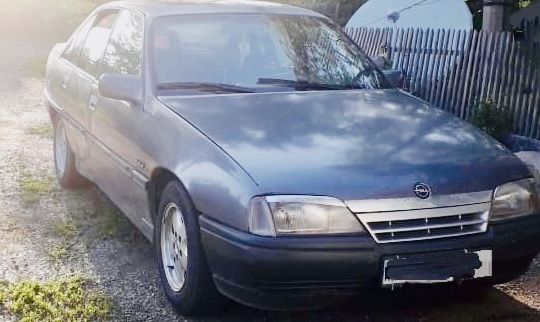 Opel Omega A 1990 г.