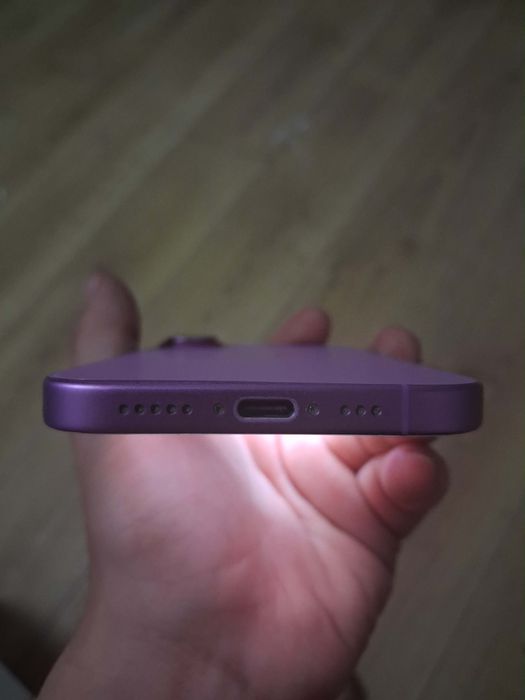 Dau la schimb două telefoane Samsung A17 5G. +  iPhone 16 baterie 94%  GB128 dacă e ceva mai bun le dau pe amândouă la schimb