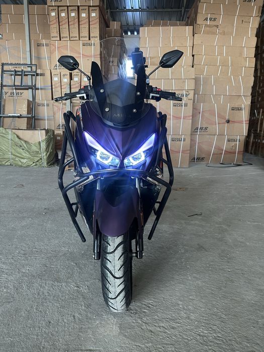 TEZZA N-MAX EFI 150 куб.— бензиновый скутер