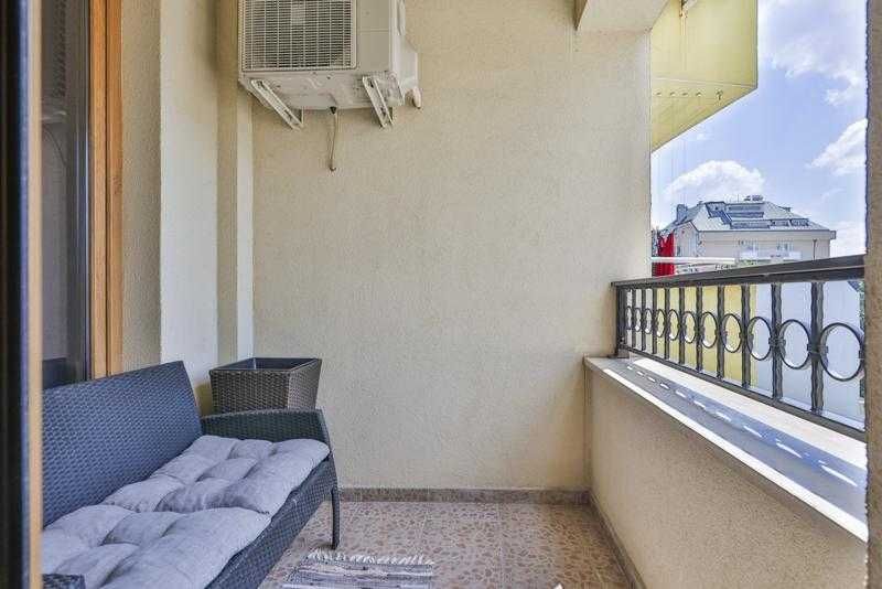 Дава се под наем Тристаен апартамент в София, Център - 97 кв.м за 497.25 € - Снимка #1