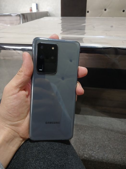 Samsung S 20 ultra 256 gb sotiladi