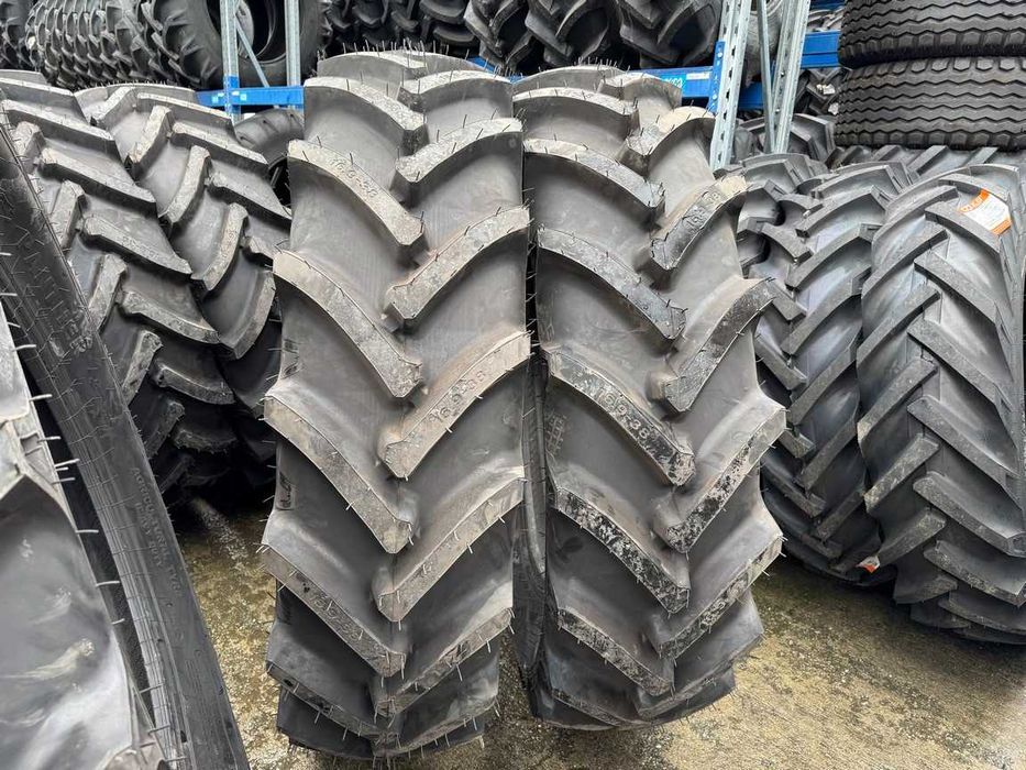 16.9-38 cu 20 pliuri de tractor spate marca PANTHER