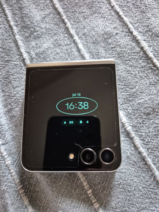 Samsung Galaxy Flip 5 512 gb mint