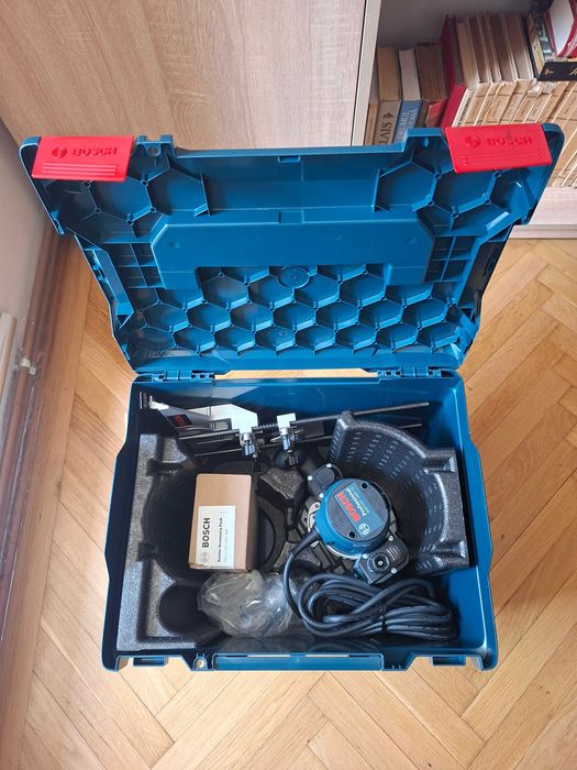 Masina de frezat Bosch GOF 1600 CE + LBOXX