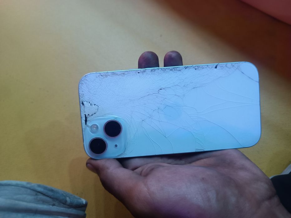 iPhone 15 с коробкой все имеется