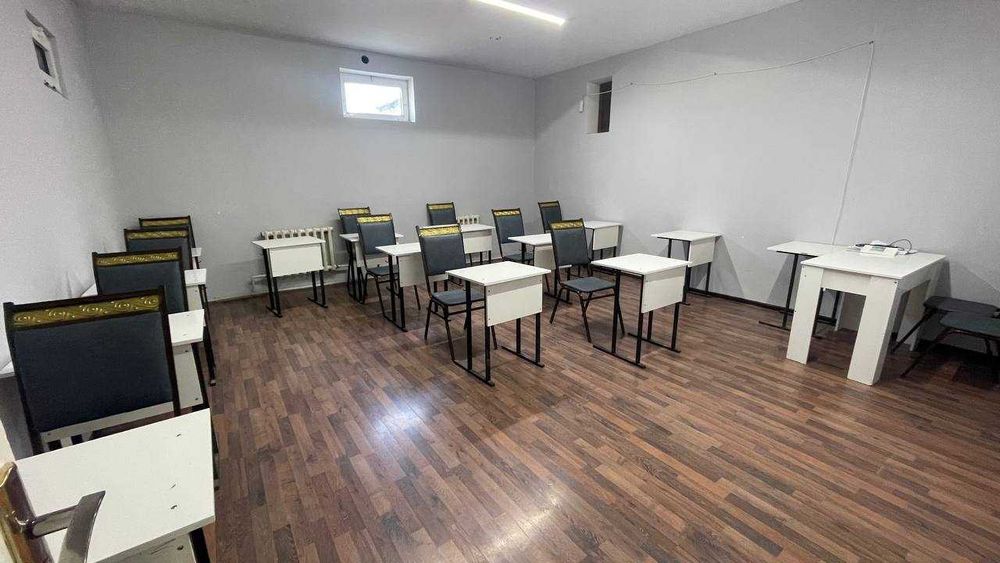 Xójai jahon yonida 3 qavatli bino sotiladi yoki uzoq muddatli ijaraga.