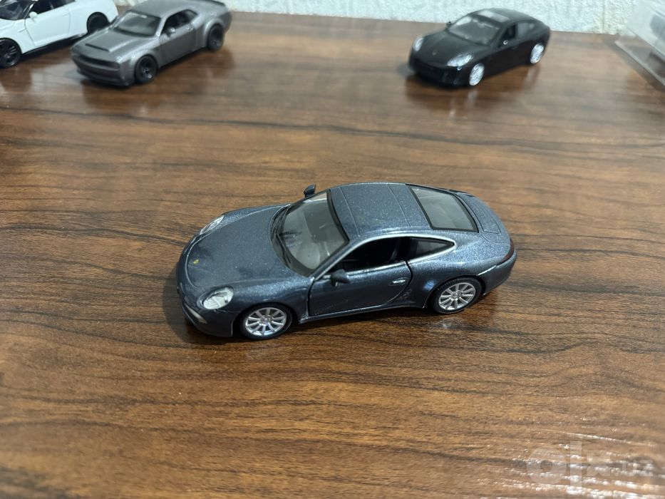 Машинки 1:24, RMZ City фирма