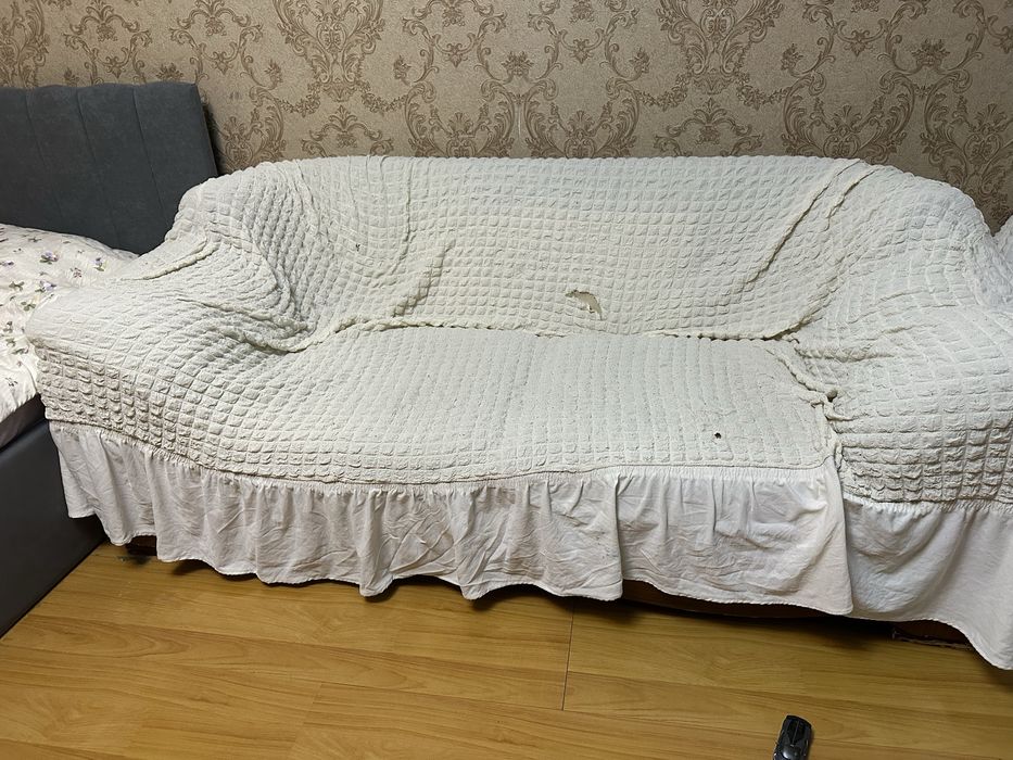 Прдам диван на дачу