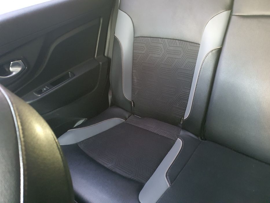 Lada Xray Cross sotiladi.