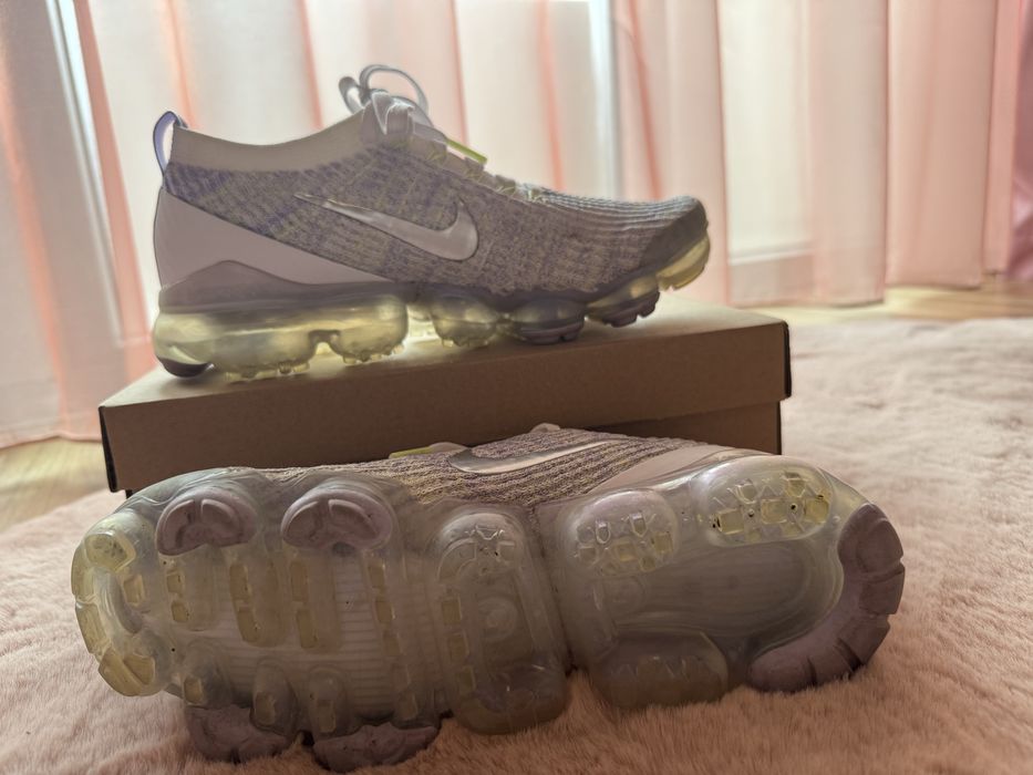 Маратонки  “Nike”.