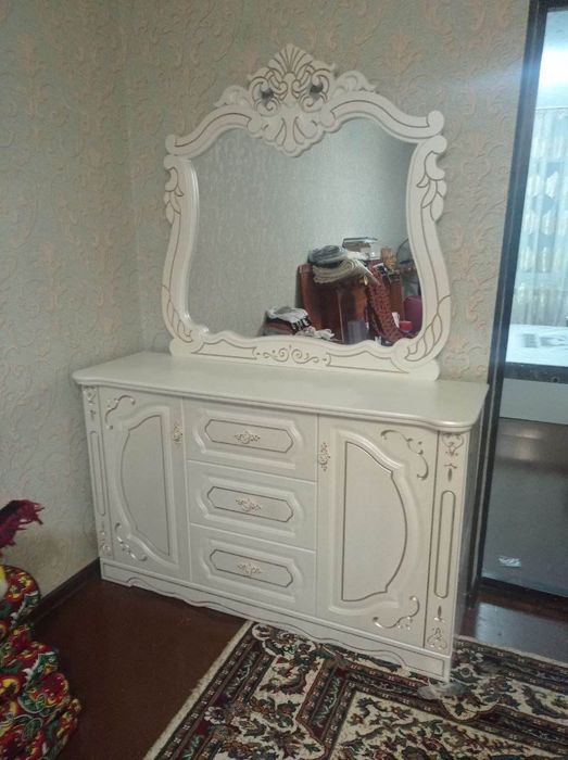 Spalniy mebelniy garnitur kompleks