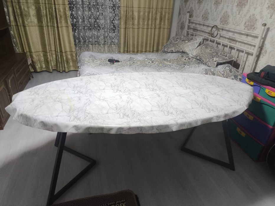 Стол для кухни и зала