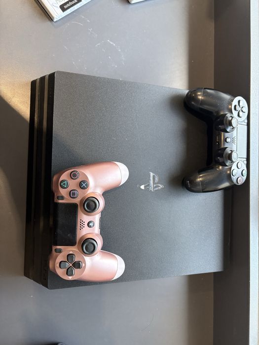 Плейстейшън PS 4 pro 1TB
