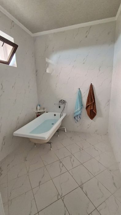 Частный дом с участком.