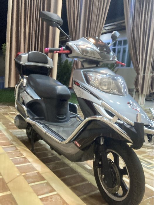 Elektira skuter tezligi baland