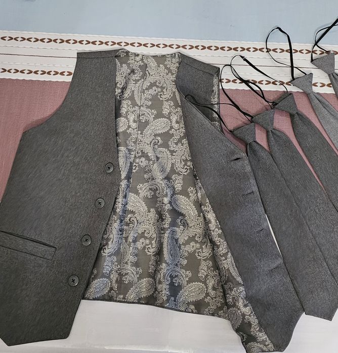 Продам серый жакет и галстуки