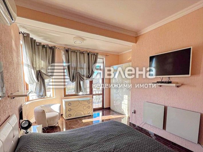 Къща с басейн в Оброчище