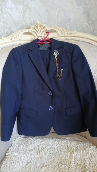 Продам костюм  пиджак  +штаны