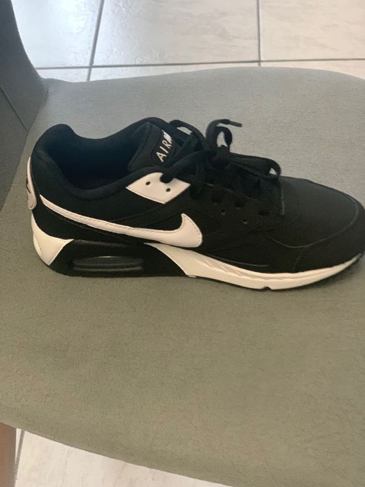 Adidasi Incaltaminte