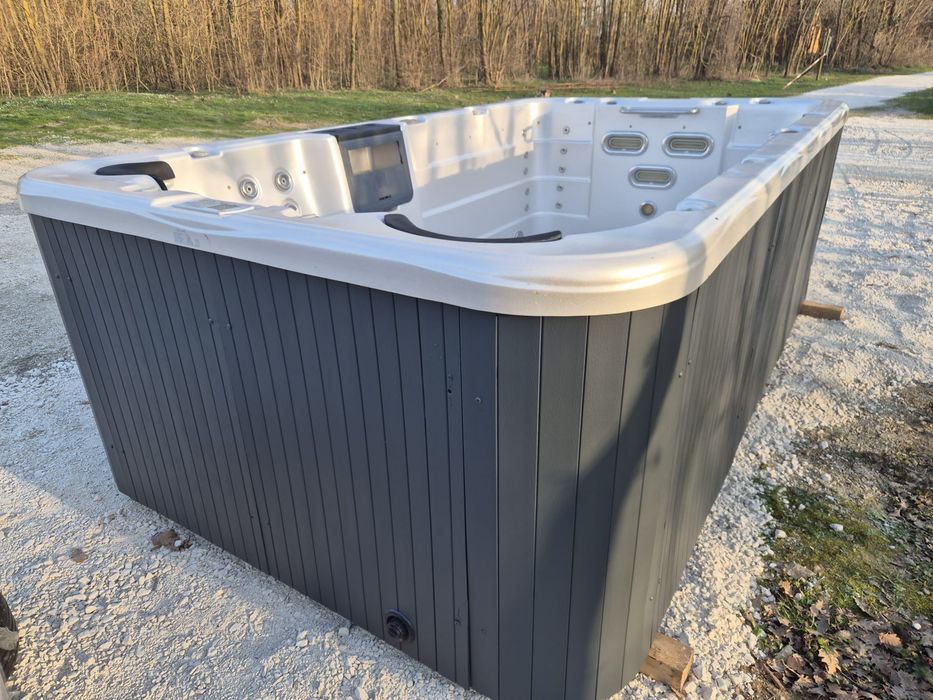 Piscine jacuzzi exterior swin spas