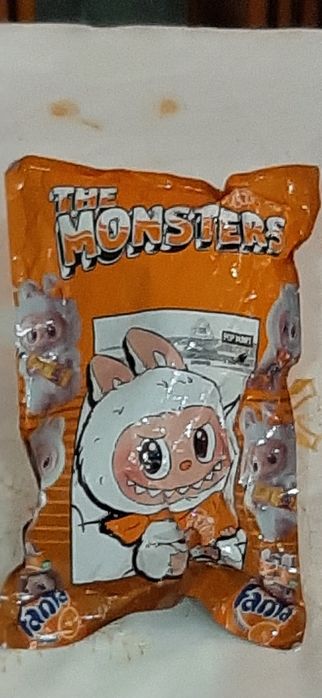 Papusa Pop Mart  Labubu Monsters noua  sigilata